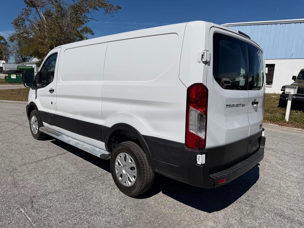 Ford Transit Cargo Van T-250 130" Low Rf 9070 GVWR RWD 2025