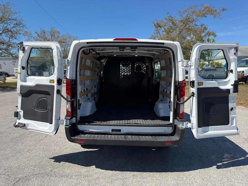 Ford Transit Cargo Van T-250 130" Low Rf 9070 GVWR RWD 2025