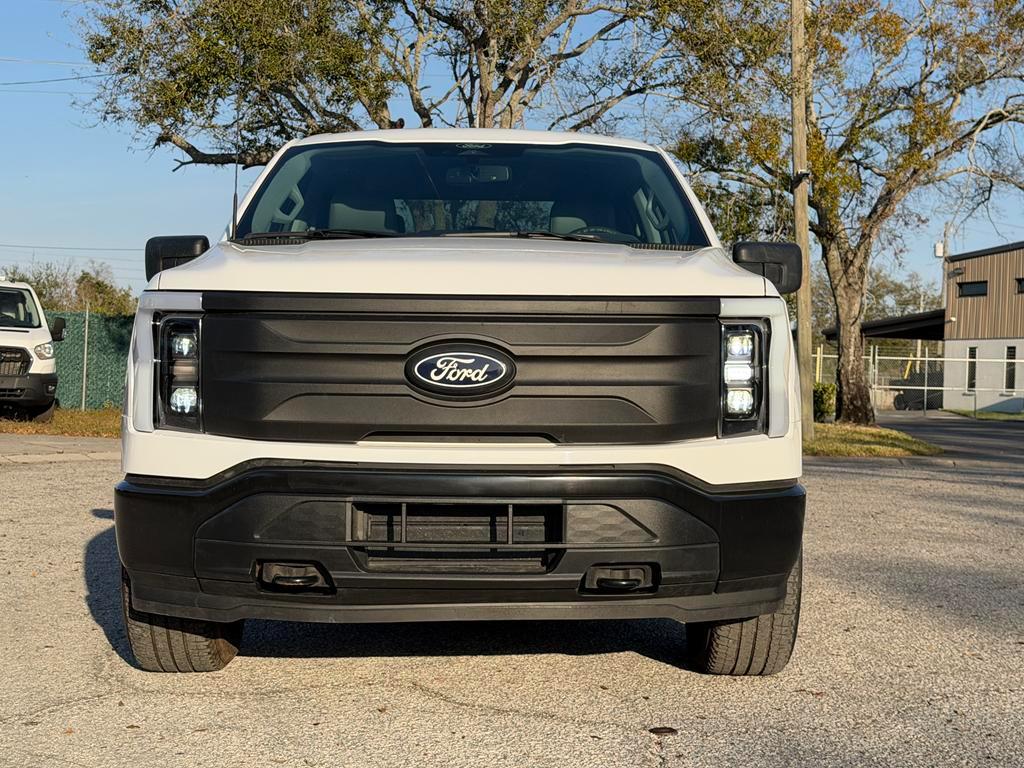 Ford F-150 Lightning  2024