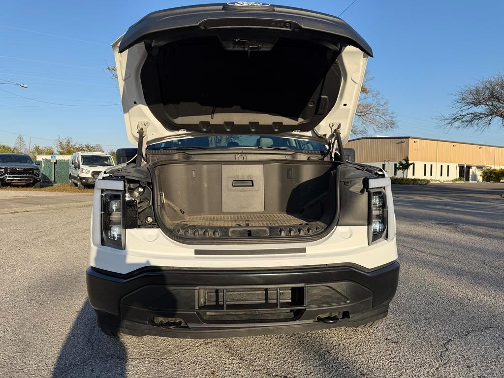 Ford F-150 Lightning  2024