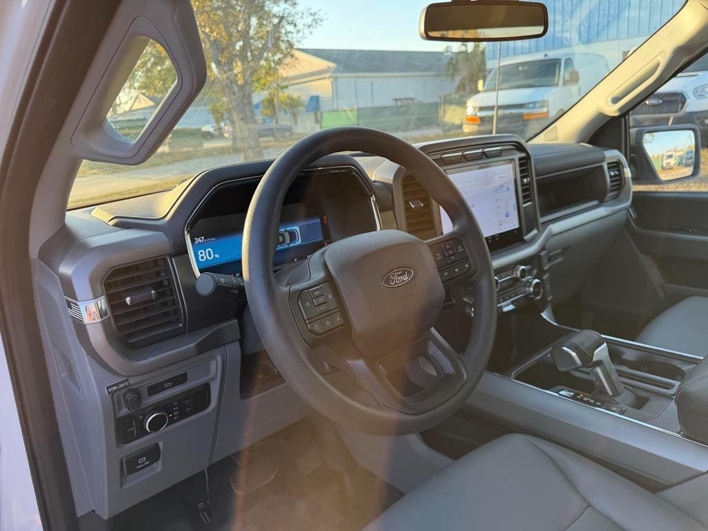 Ford F-150 Lightning  2024