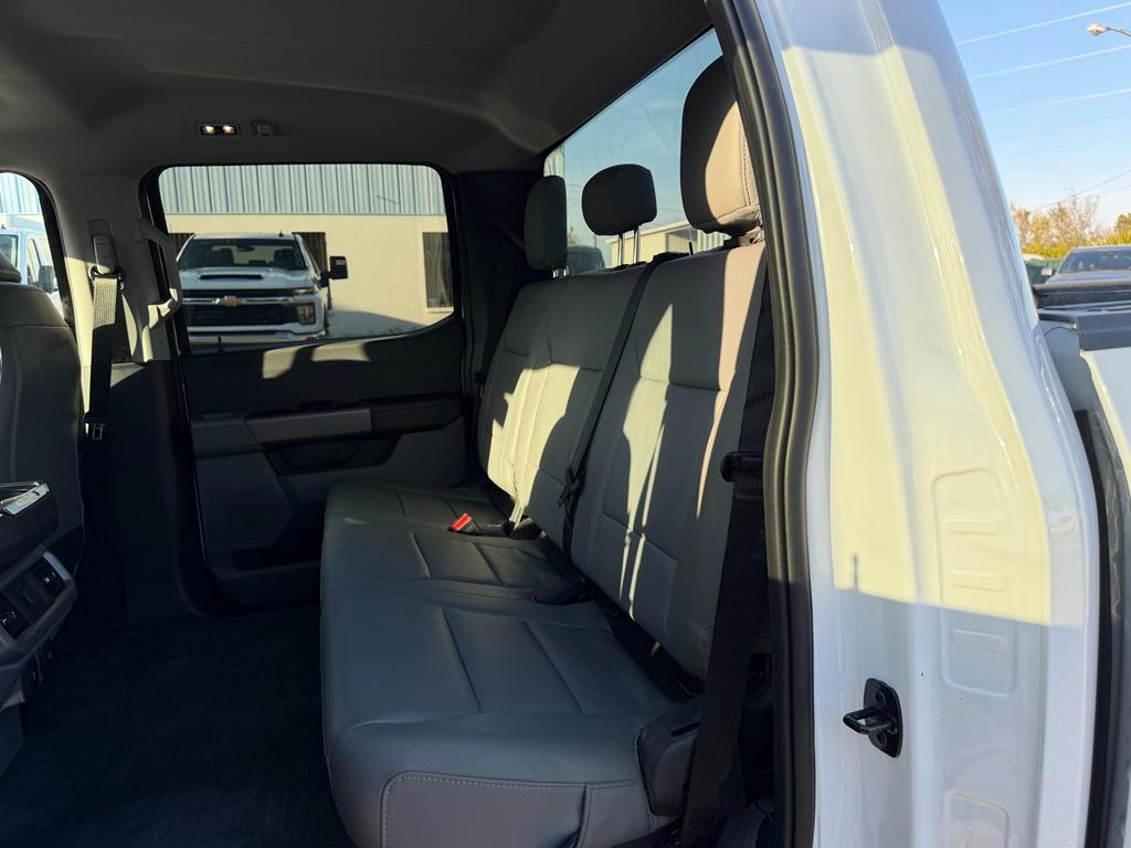 Ford F-150 Lightning  2024