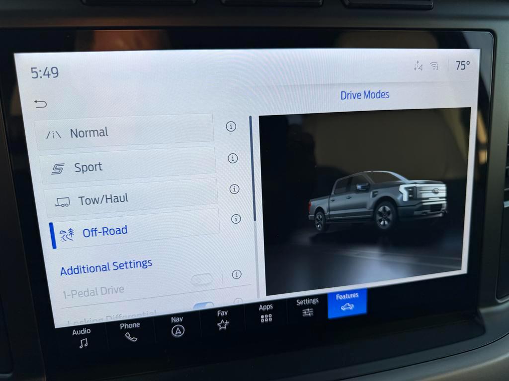 Ford F-150 Lightning  2024