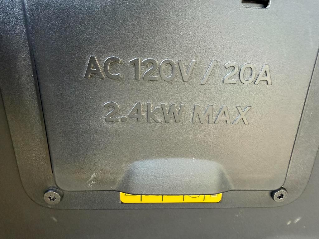 Ford F-150 Lightning  2024