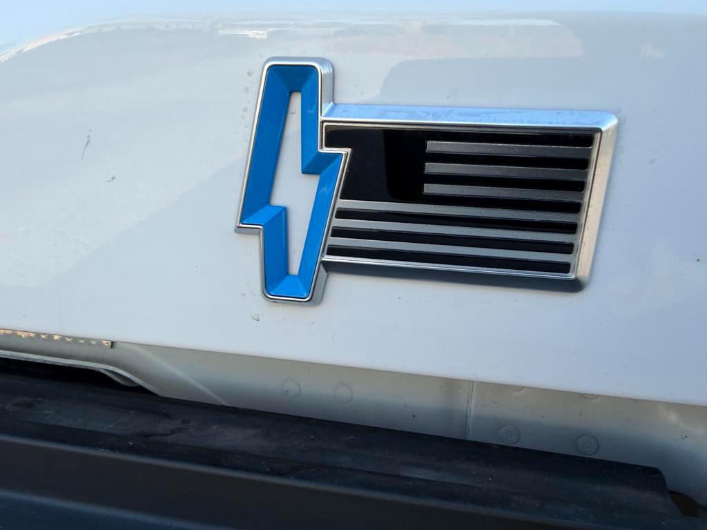 Ford F-150 Lightning  2024