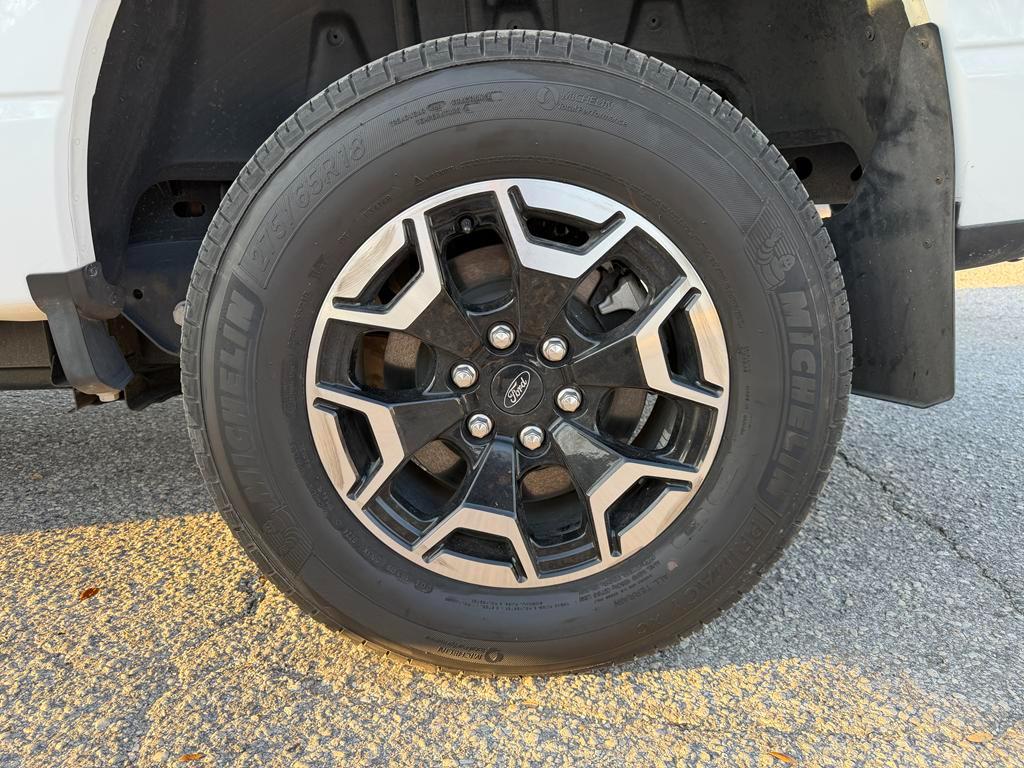 Ford F-150 Lightning  2024