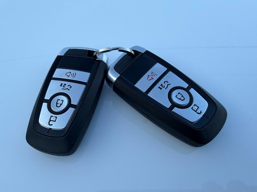 Ford F-150 Lightning  2024