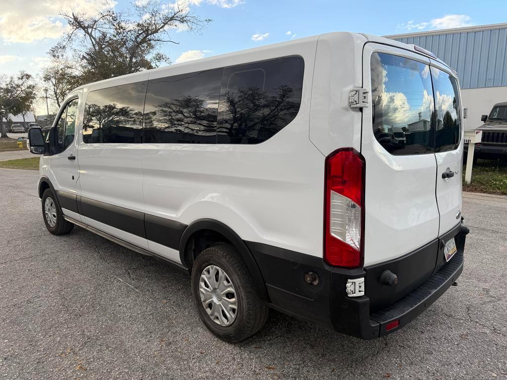 Ford Transit Passenger Wagon T-350 148" Low Roof XLT RWD 2024