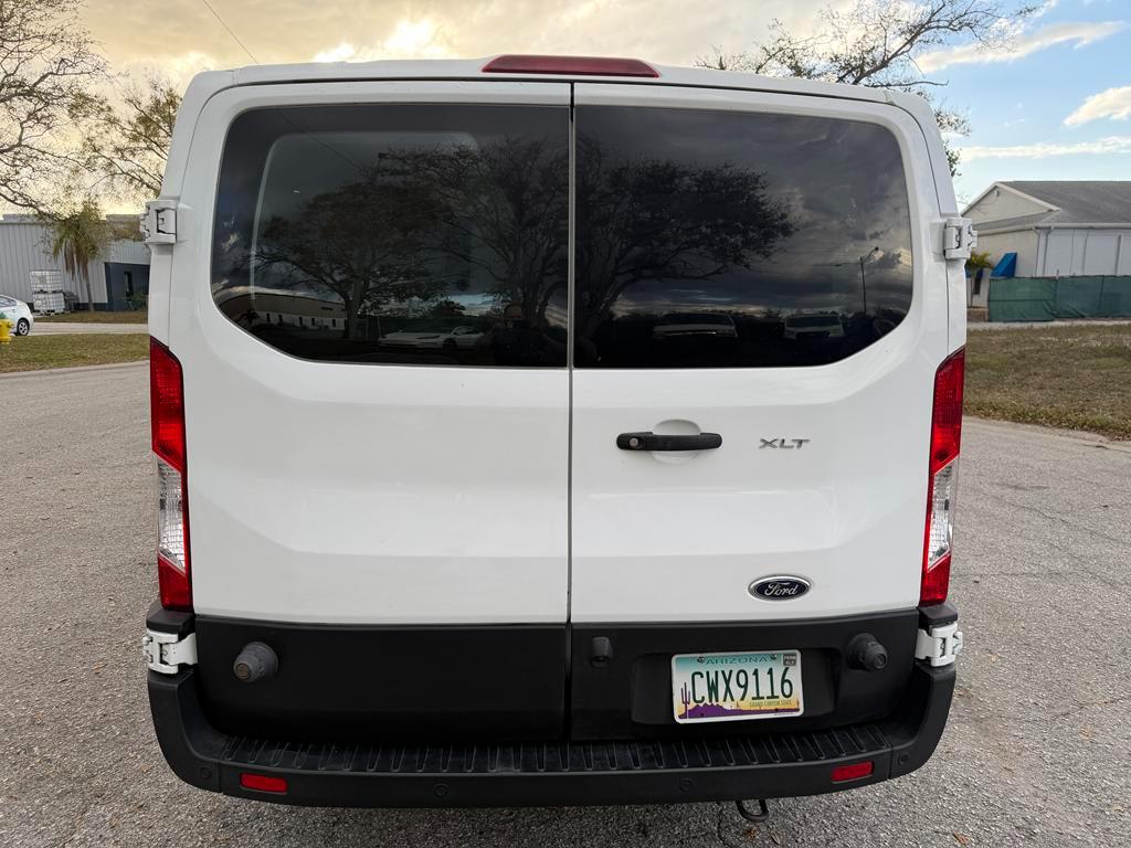 Ford Transit Passenger Wagon T-350 148" Low Roof XLT RWD 2024