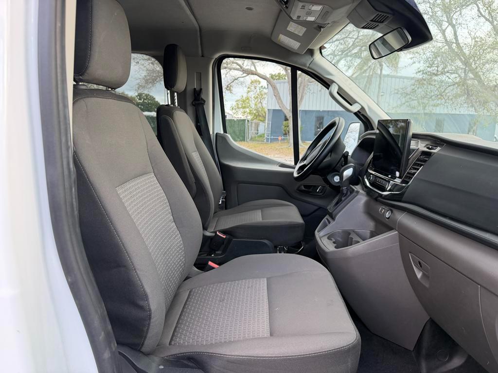 Ford Transit Passenger Wagon T-350 148" Low Roof XLT RWD 2024