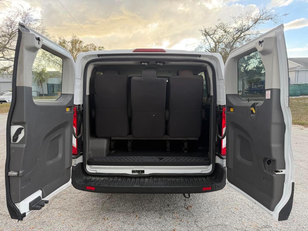 Ford Transit Passenger Wagon T-350 148" Low Roof XLT RWD 2024