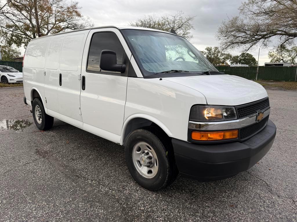 Chevrolet Express Cargo Van RWD 2500 135" 2025