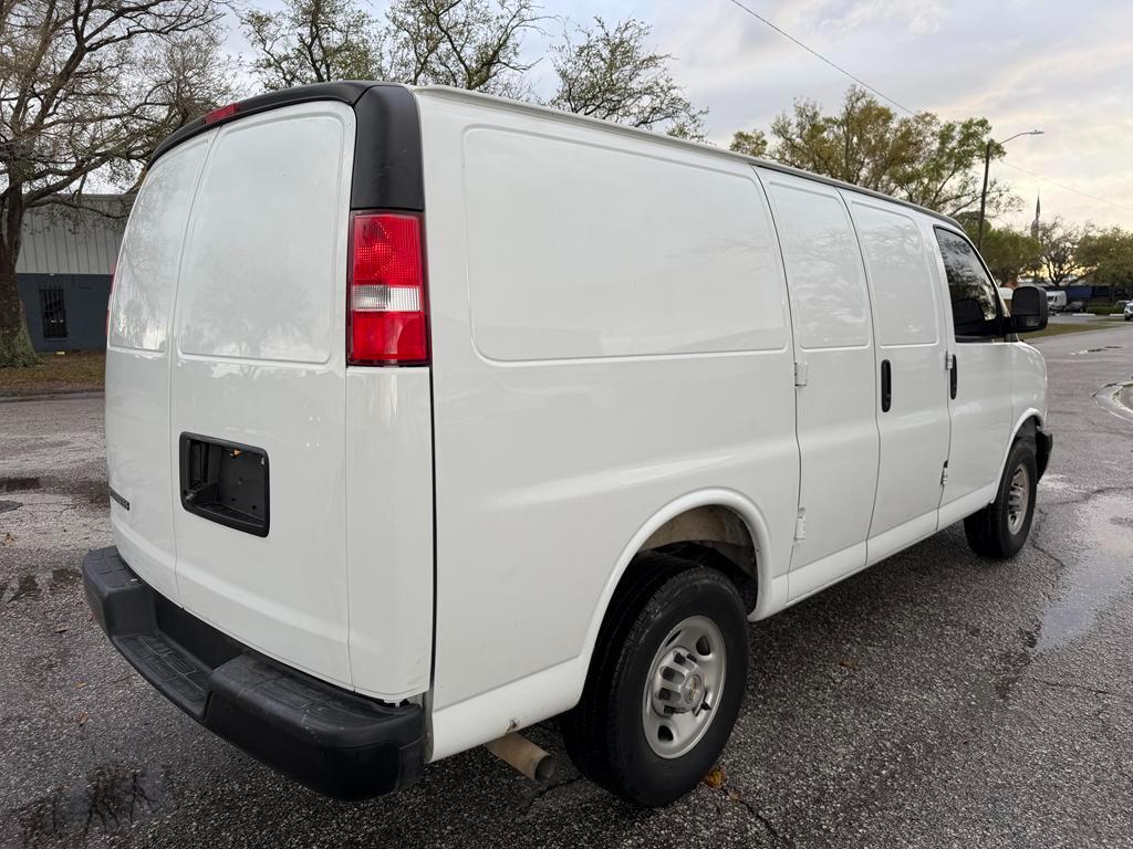 Chevrolet Express Cargo Van RWD 2500 135" 2025