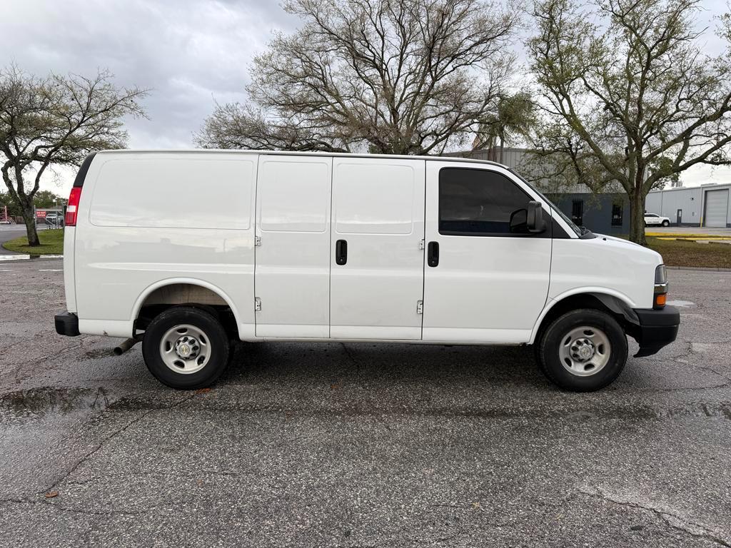 Chevrolet Express Cargo Van RWD 2500 135" 2025