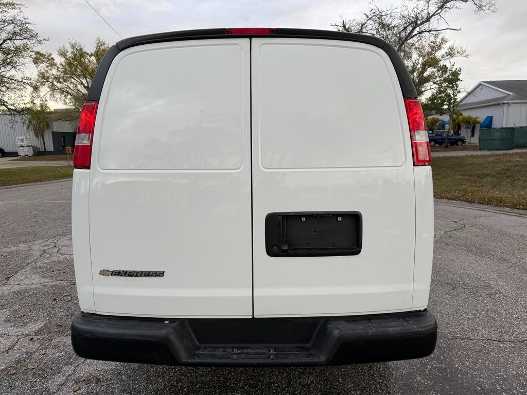 Chevrolet Express Cargo Van RWD 2500 135" 2025