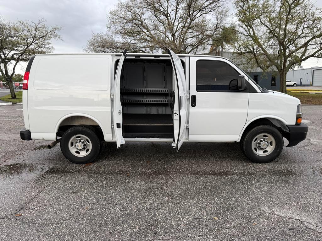 Chevrolet Express Cargo Van RWD 2500 135" 2025