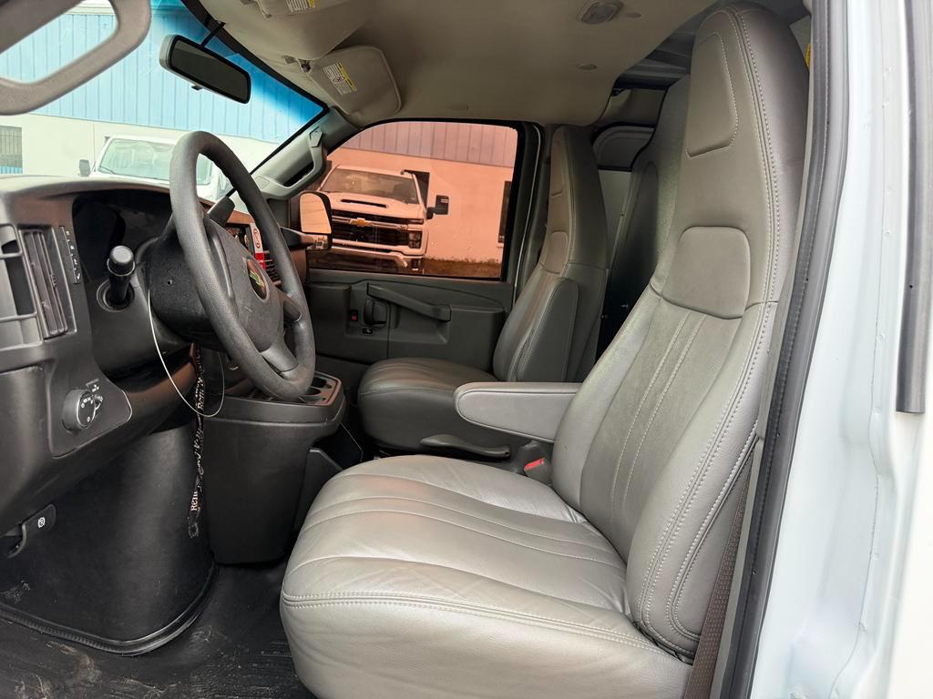 Chevrolet Express Cargo Van RWD 2500 135" 2025