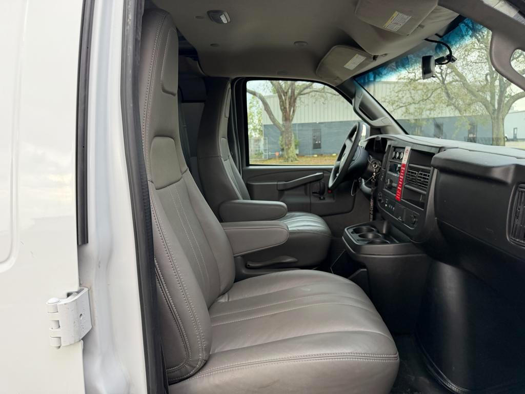 Chevrolet Express Cargo Van RWD 2500 135" 2025