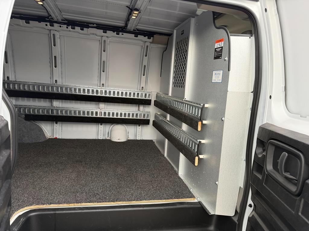 Chevrolet Express Cargo Van RWD 2500 135" 2025