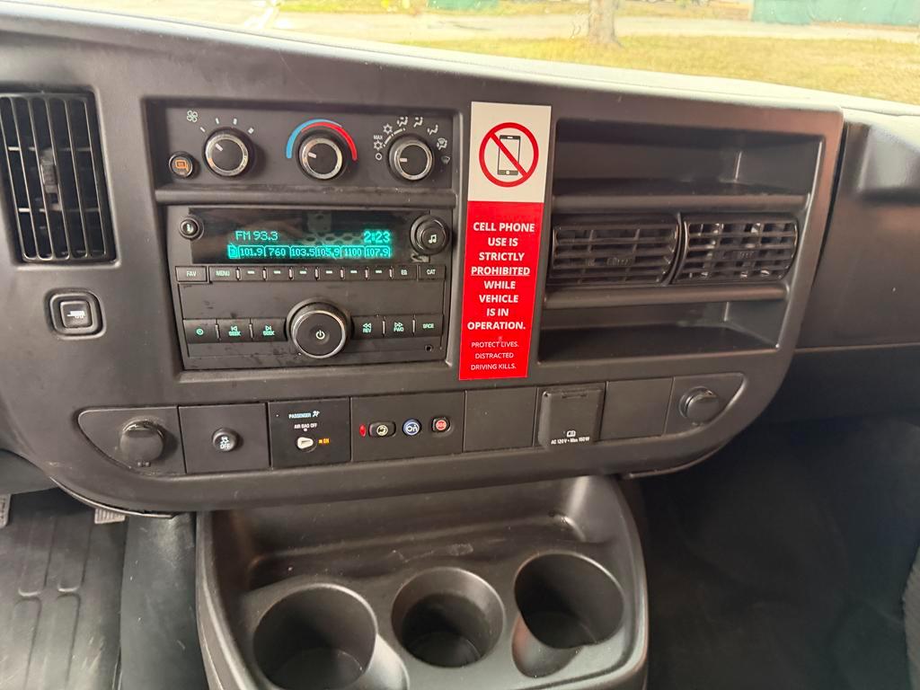 Chevrolet Express Cargo Van RWD 2500 135" 2025