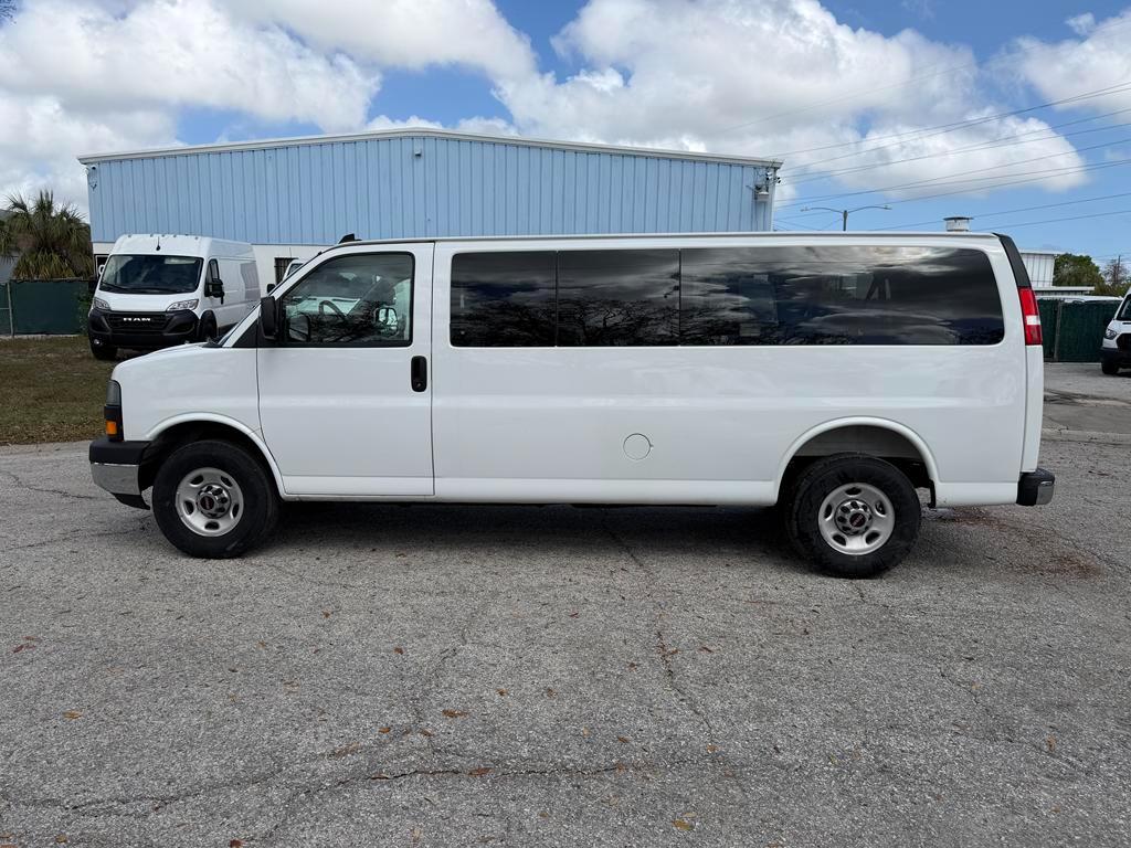 GMC Savana Passenger RWD 3500 155" LT 2025