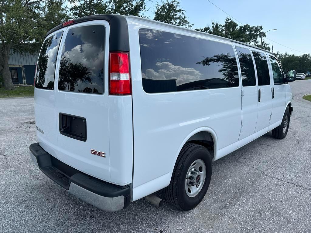 GMC Savana Passenger RWD 3500 155" LT 2025