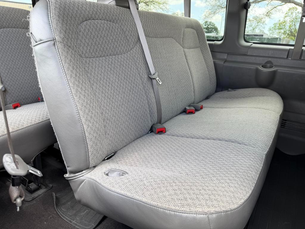 GMC Savana Passenger RWD 3500 155" LT 2025