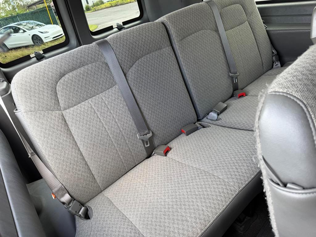 GMC Savana Passenger RWD 3500 155" LT 2025