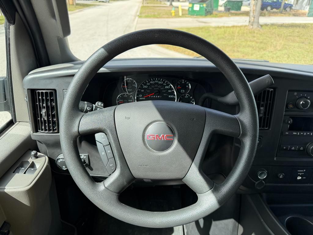 GMC Savana Passenger RWD 3500 155" LT 2025