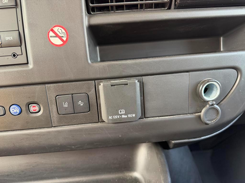 GMC Savana Passenger RWD 3500 155" LT 2025