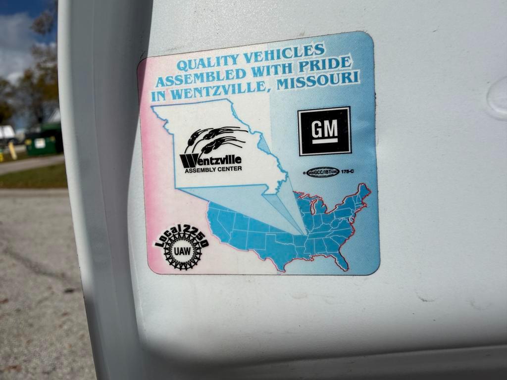 GMC Savana Passenger RWD 3500 155" LT 2025