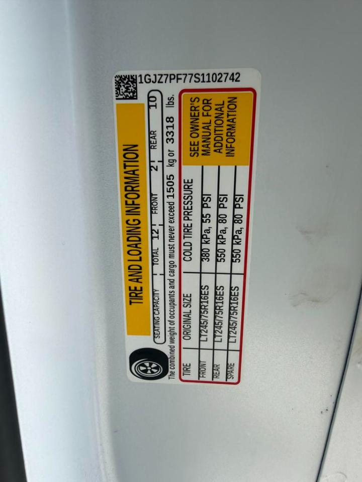 GMC Savana Passenger RWD 3500 155" LT 2025