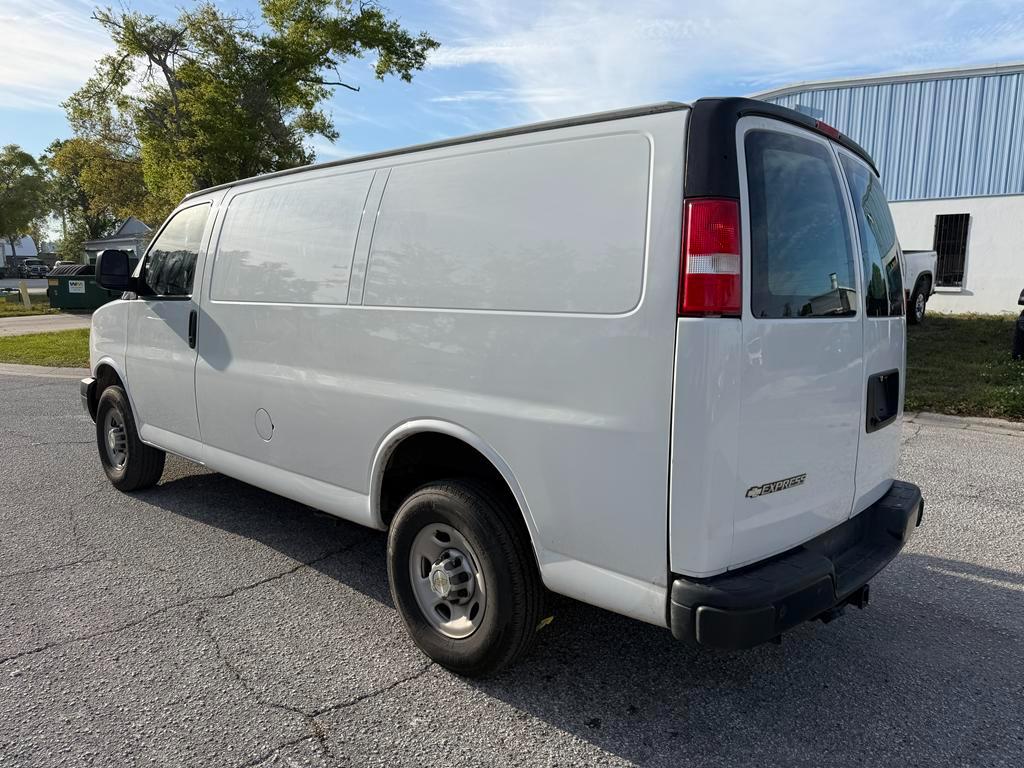 Chevrolet Express Cargo Van RWD 2500 135" 2024