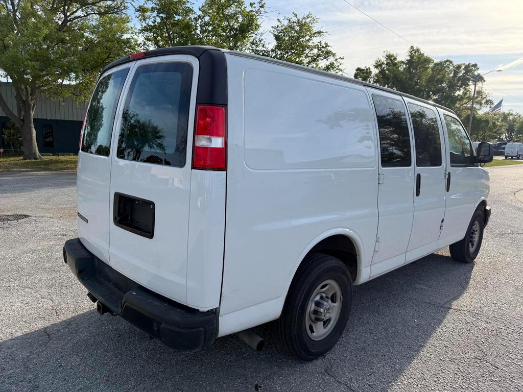 Chevrolet Express Cargo Van RWD 2500 135" 2024
