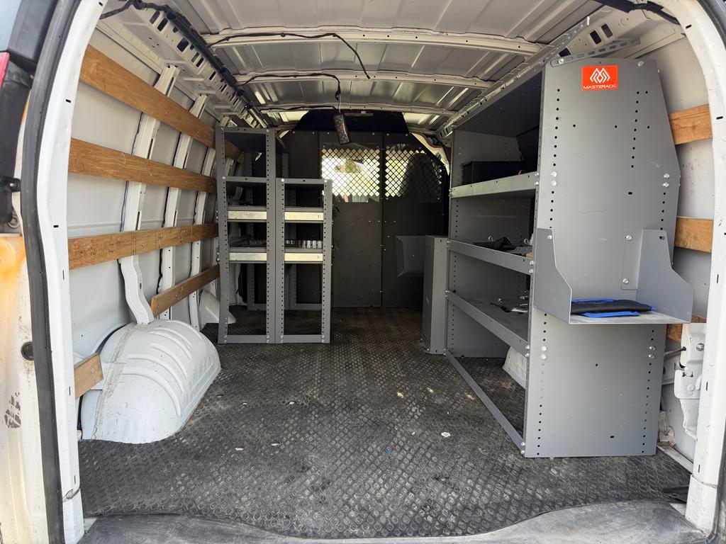 Chevrolet Express Cargo Van RWD 2500 135" 2024