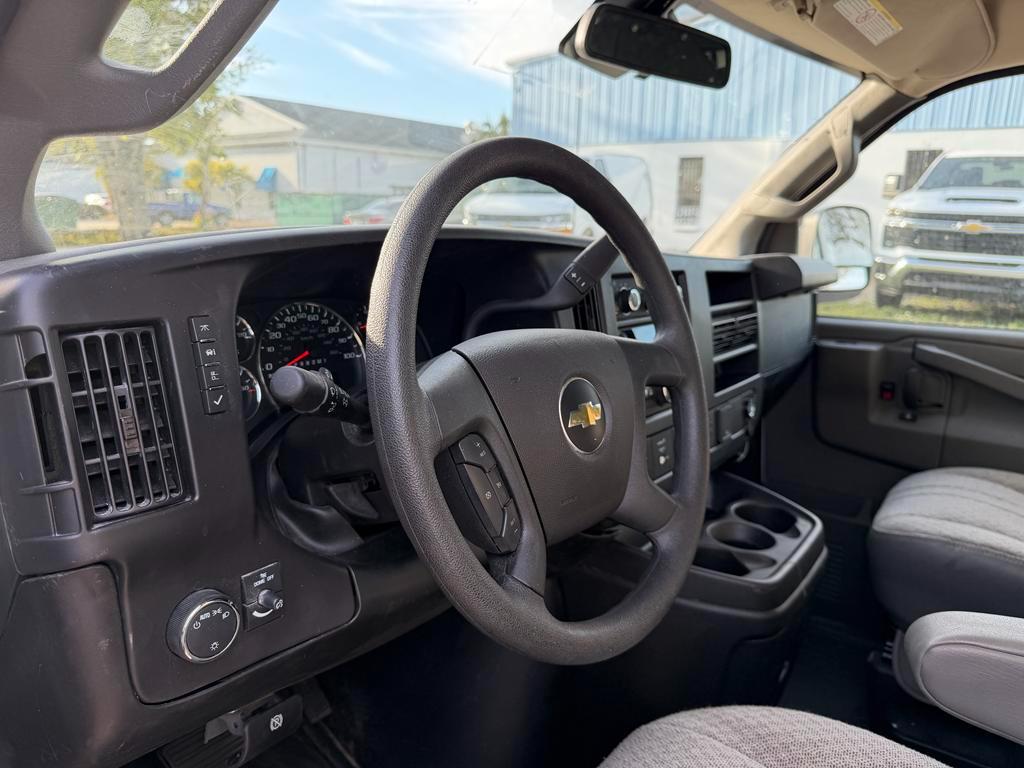 Chevrolet Express Cargo Van RWD 2500 135" 2024