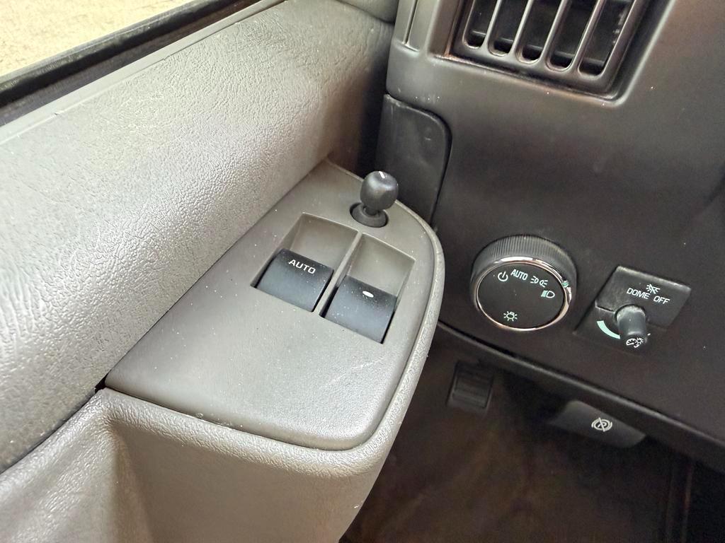 Chevrolet Express Cargo Van RWD 2500 135" 2024