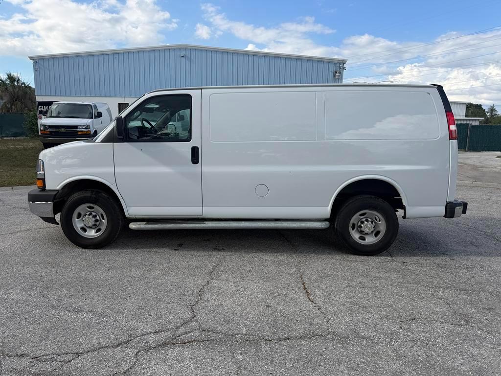Chevrolet Express Cargo Van RWD 2500 135" 2023