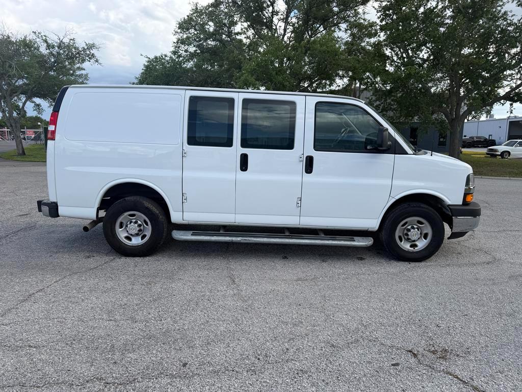Chevrolet Express Cargo Van RWD 2500 135" 2023