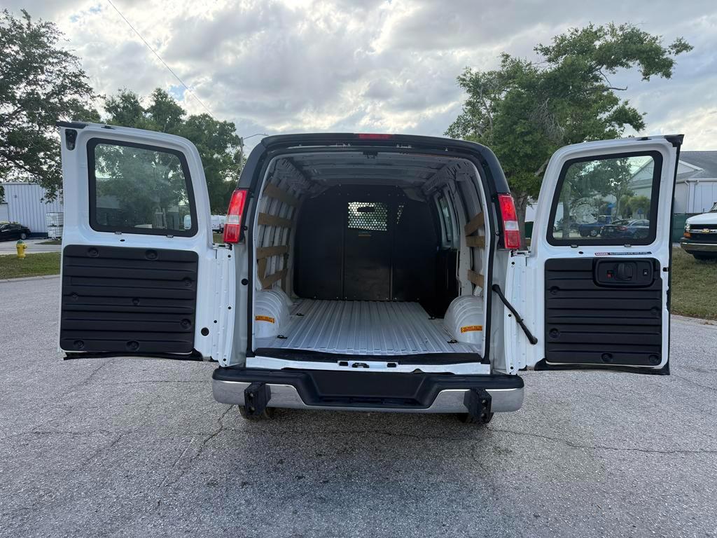 Chevrolet Express Cargo Van RWD 2500 135" 2023