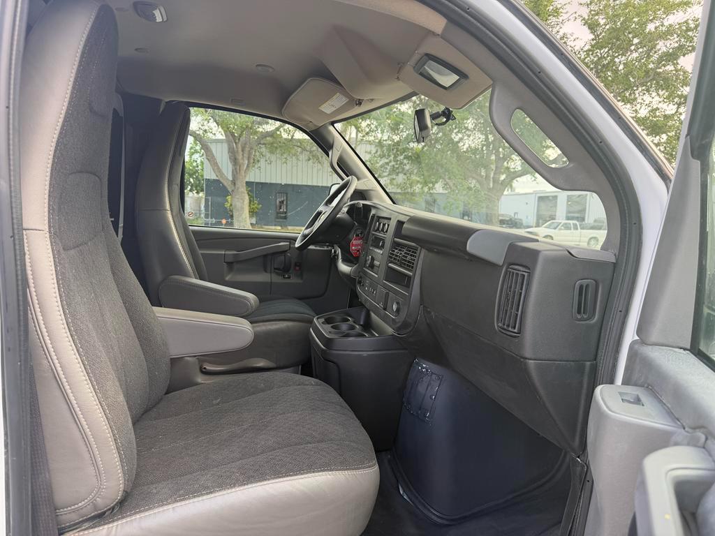 Chevrolet Express Cargo Van RWD 2500 135" 2023