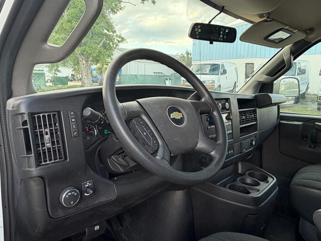 Chevrolet Express Cargo Van RWD 2500 135" 2023