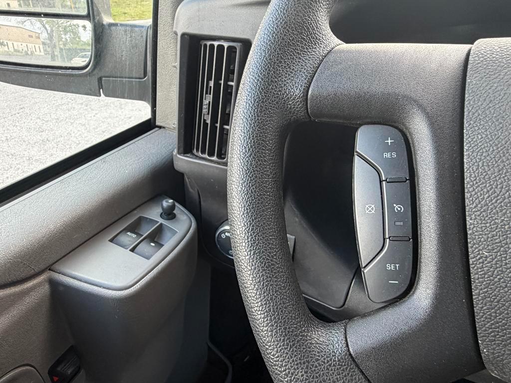 Chevrolet Express Cargo Van RWD 2500 135" 2023