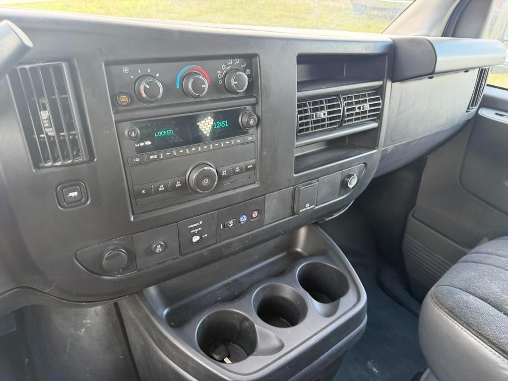 Chevrolet Express Cargo Van RWD 2500 135" 2023