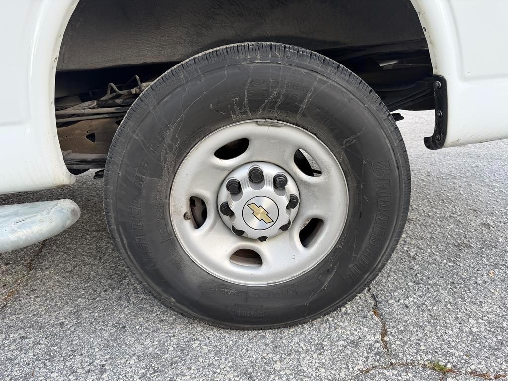 Chevrolet Express Cargo Van RWD 2500 135" 2023