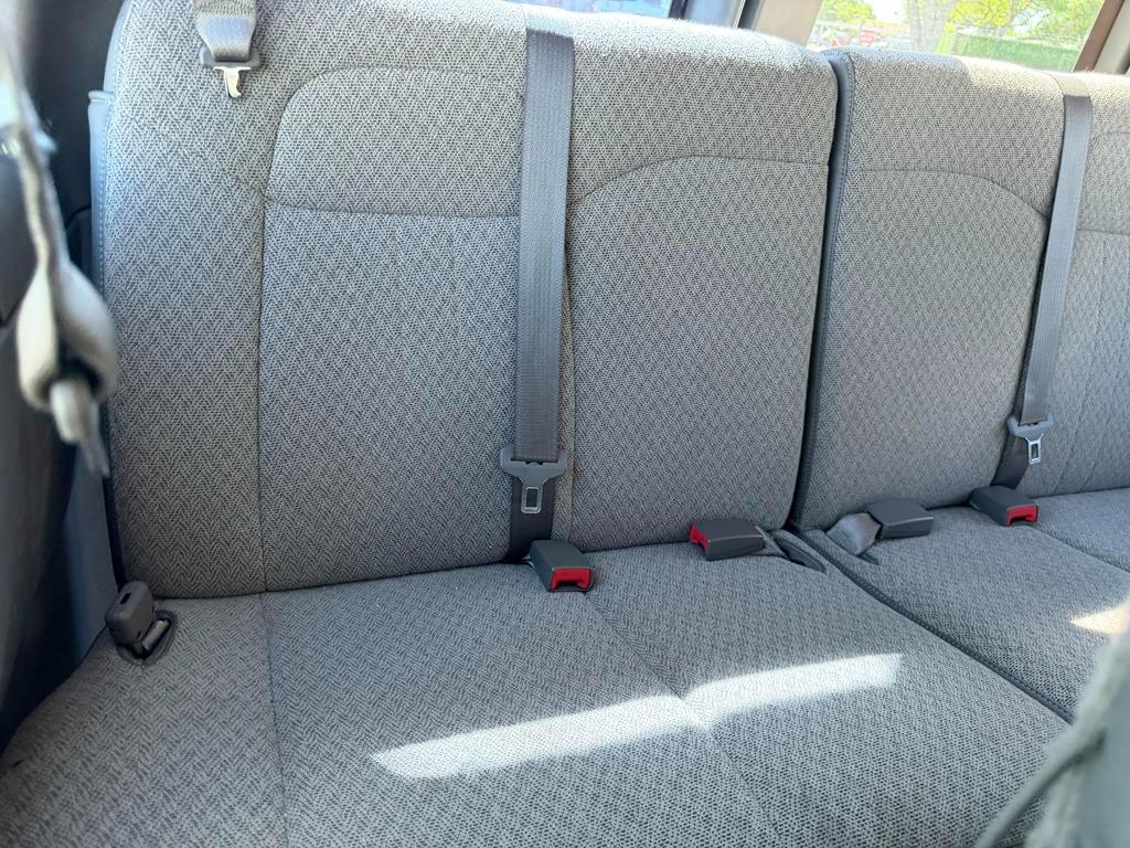 Chevrolet Express Passenger RWD 3500 155" LT 2025