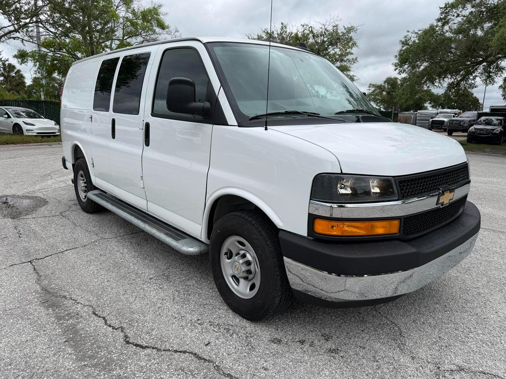 Chevrolet Express Cargo Van RWD 2500 135" 2025