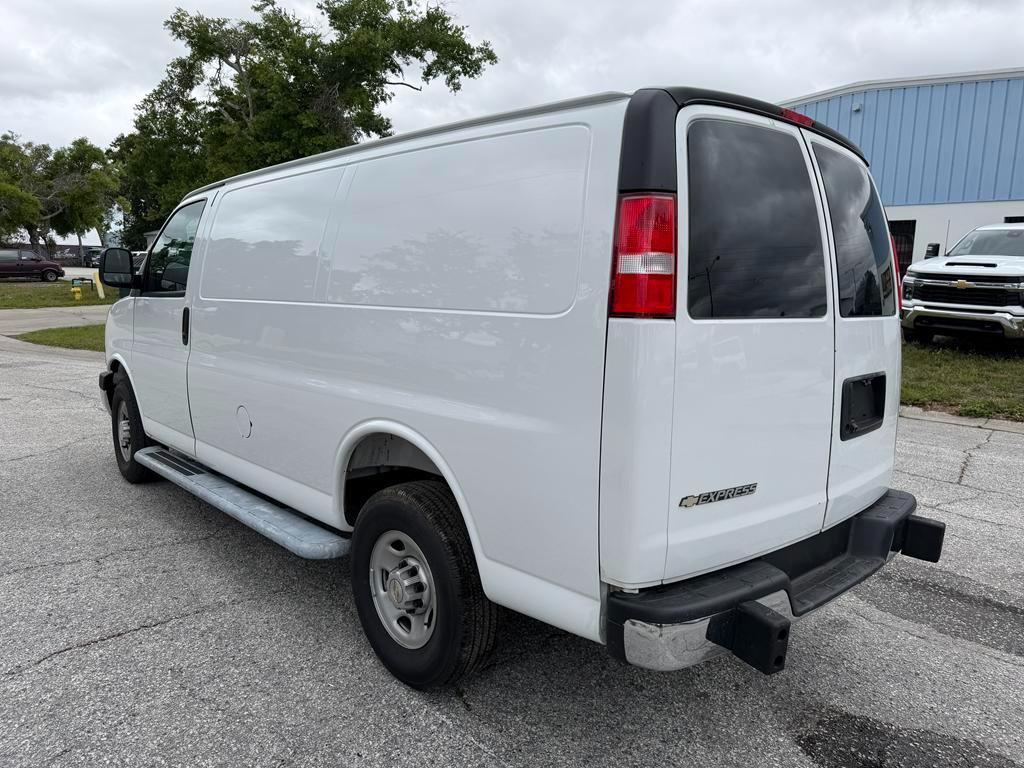Chevrolet Express Cargo Van RWD 2500 135" 2025