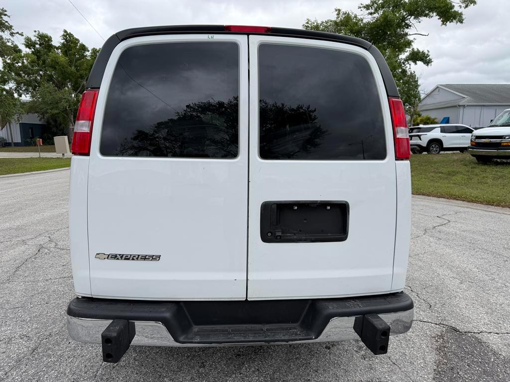 Chevrolet Express Cargo Van RWD 2500 135" 2025