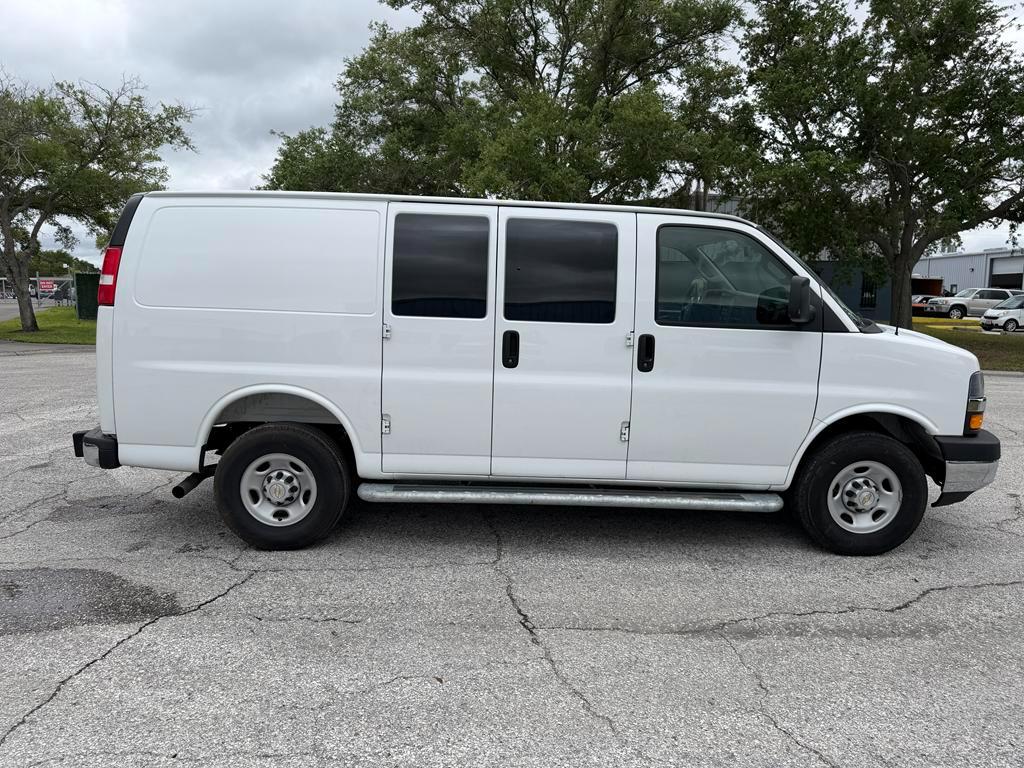 Chevrolet Express Cargo Van RWD 2500 135" 2025